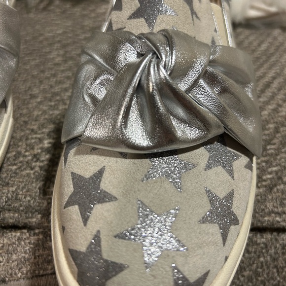 Vaneli Sport Odelet Silver Star Slip On Sneaker - Picture 6 of 9